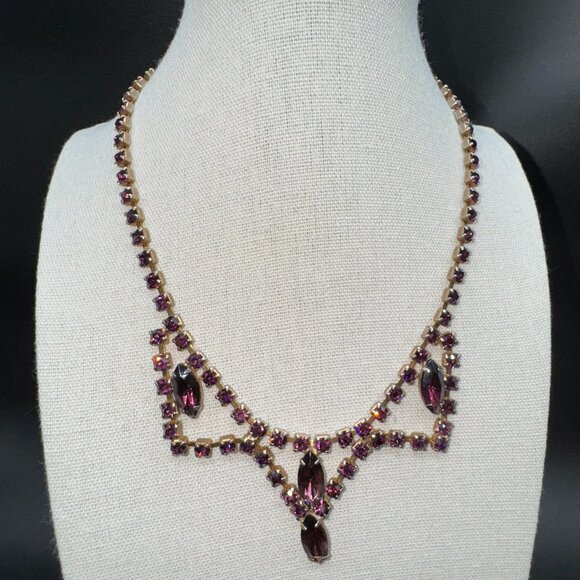 Vintage Necklace Choker and Clip-on Earrings Purple Rhinestones Set - Picture 4 of 14